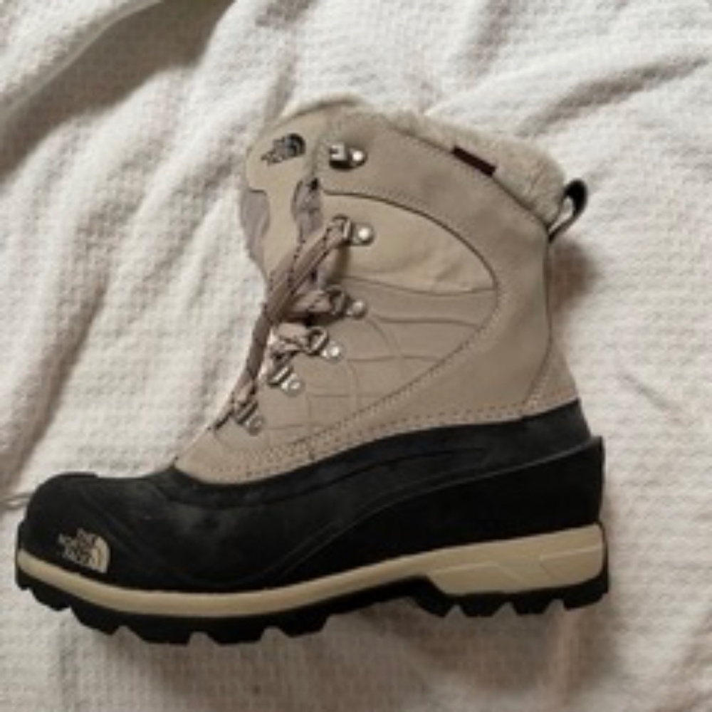 The North Face Women's Chilkat 400 Boot Size 8
